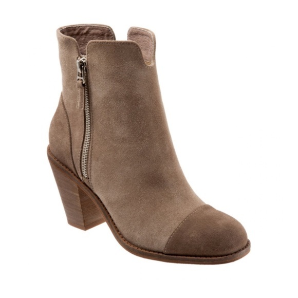 SoftWalk Shoes - SOFTWALK Tan Suede Fairhill Heeled Ankle Bootie 9